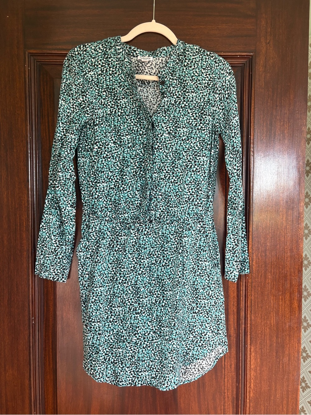 Green, black, and white patterned splendid long sleeve dress size small